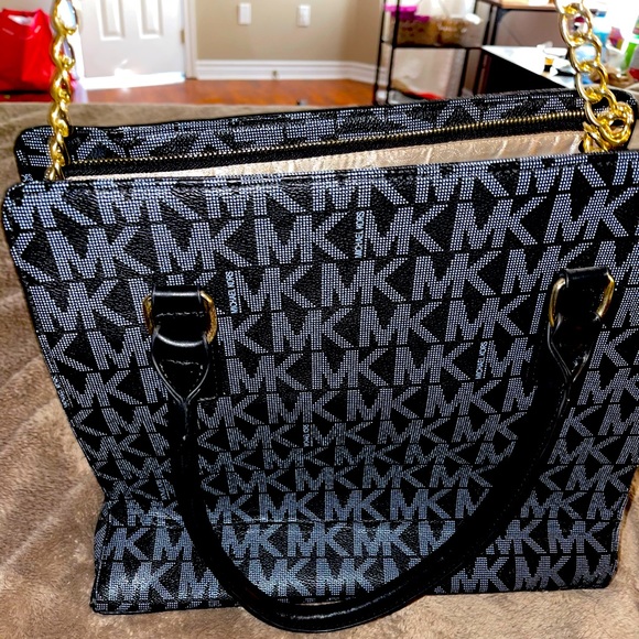 Michael Kors Purse - Picture 2 of 4